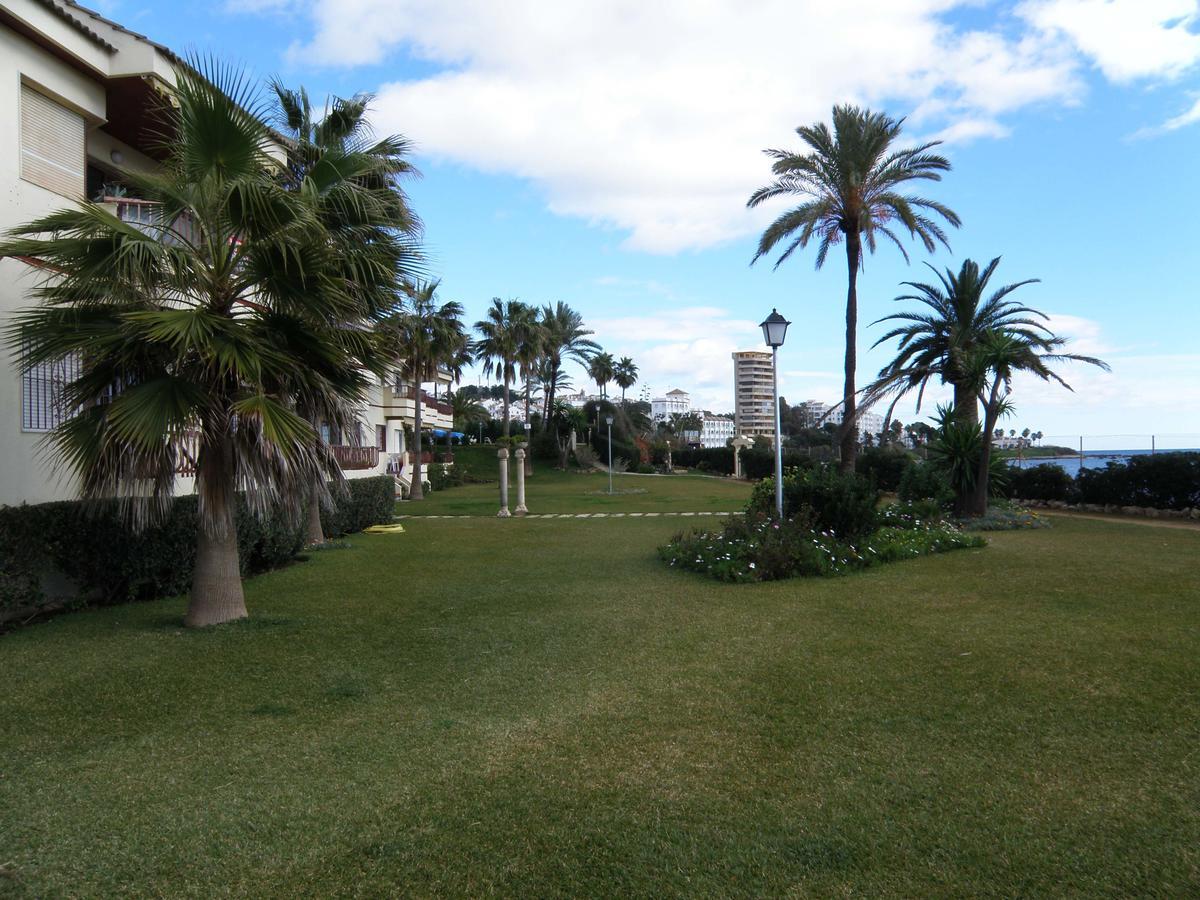 Apartamento En La Playa Apartment Mijas Costa Luaran gambar