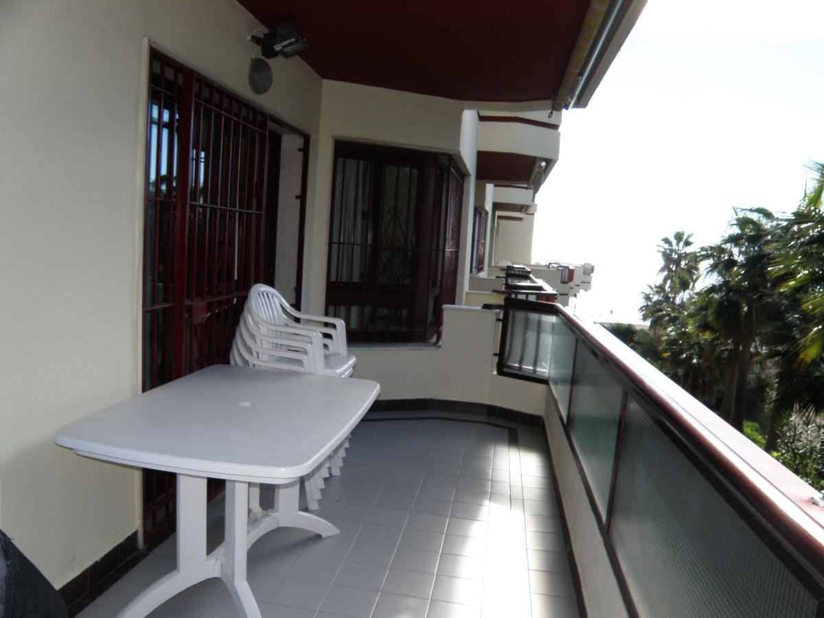 Apartamento En La Playa Apartment Mijas Costa Luaran gambar
